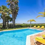 Spacious In With Private Pool ヴィラ