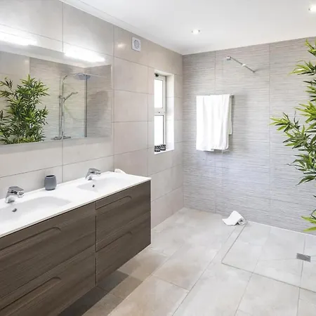 Spacious In With Private Pool