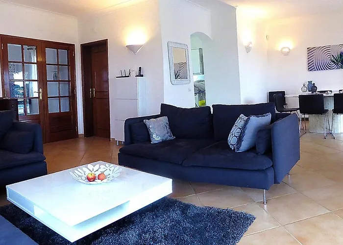 Spacious In With Private Pool 빌라 *