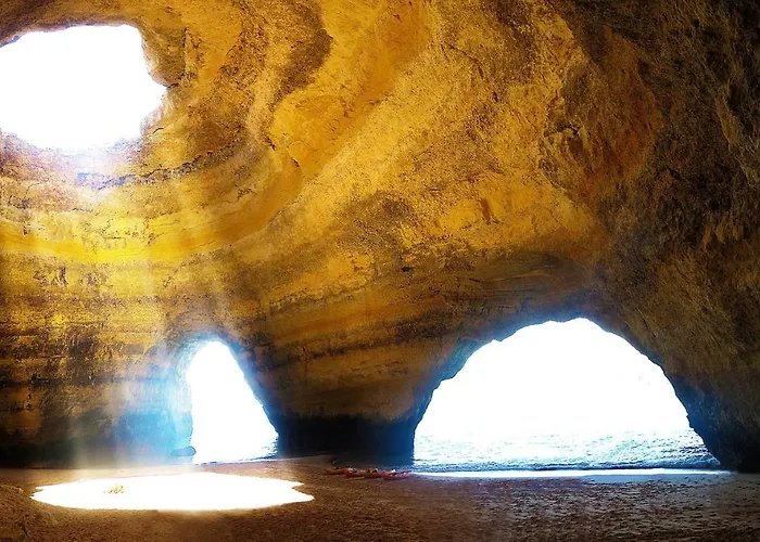 Spacious In With Private Pool 빌라