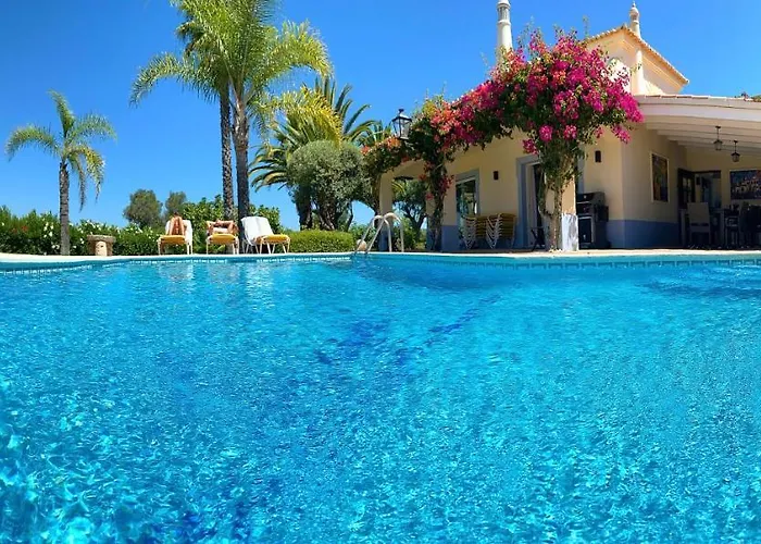 Spacious In With Private Pool *